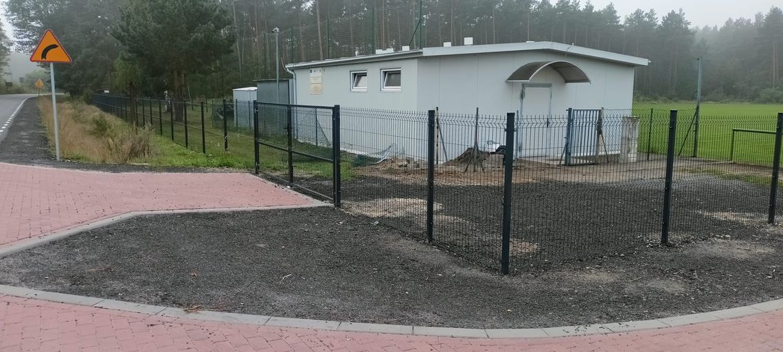 Nowe ogrodzenie boiska w Rudawicy gotowe!