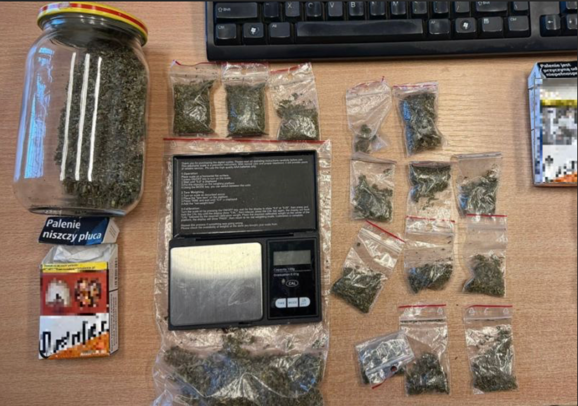 Pieńsk: pieszy pościg za 38-latkiem z narkotykami