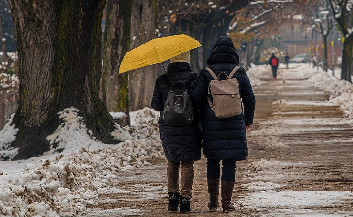 Pogoda dla Zgorzelca. Przed nami spadek ciśnienia, opady śniegu i deszczu