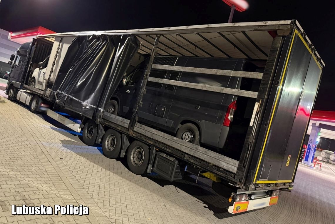 Policjanci odzyskali dwa skradzione w Niemczech busy