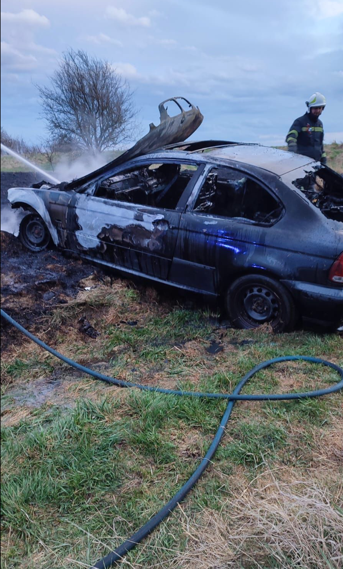 Pożar samochodu w Jerzmankach Pożar samochodu w Jerzmankach