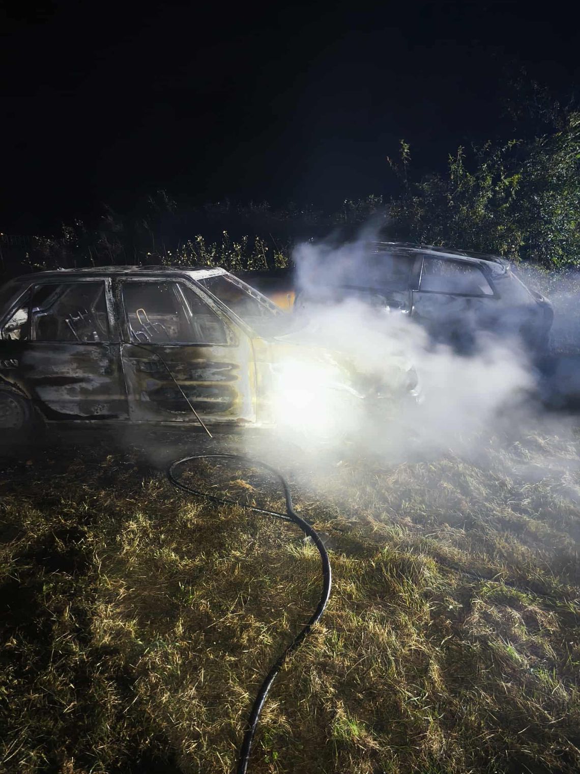 Siekierczyn: Nocny pożar samochodów