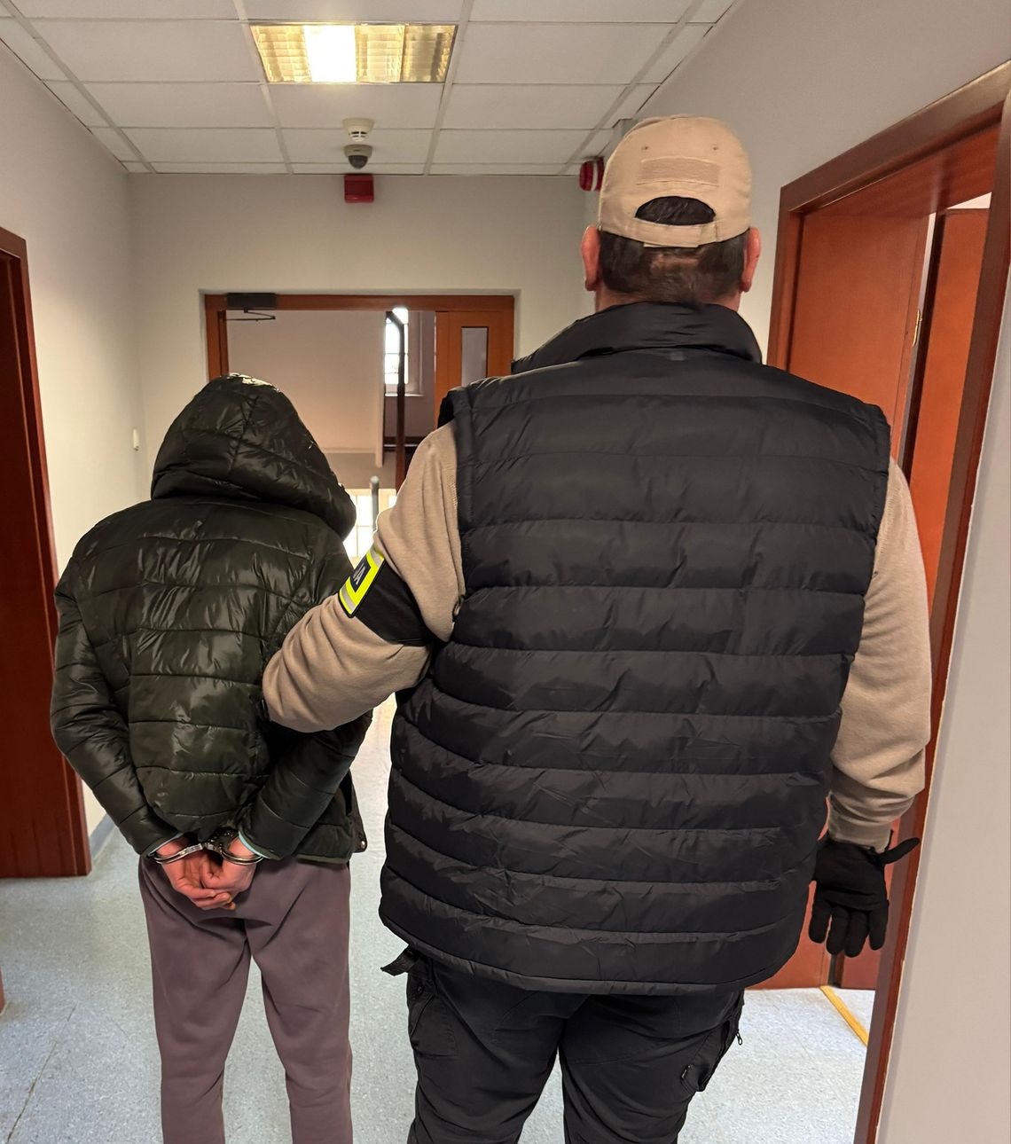 Sulechów: biegał z nożem i groził sąsiadom