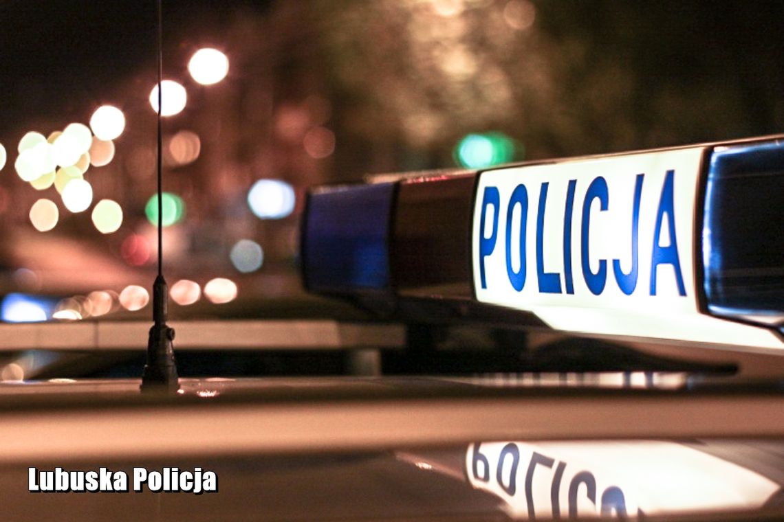 Świebodzin: włamanie do marketu - sprawca wybił szybę siekierą