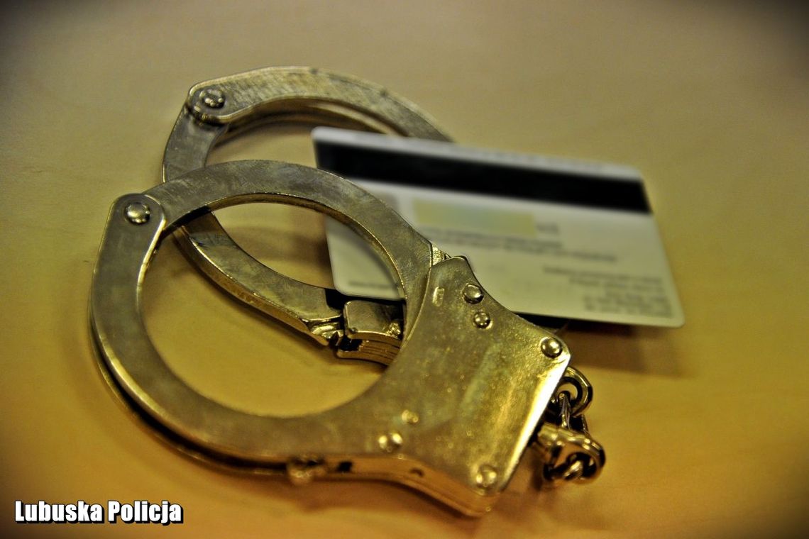 Ukradli kartę i płacili za zakupy Ukradli kartę i płacili za zakupy