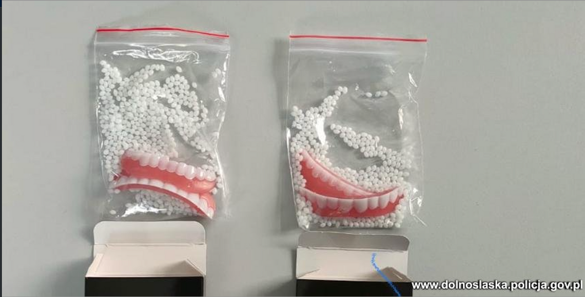 Uwaga! Nowe oszustwo - protezy zębowe Uwaga! Nowe oszustwo - protezy zębowe