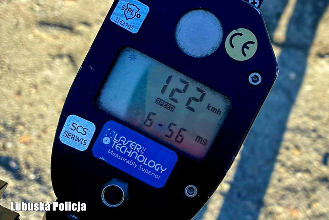 Żary: kompletnie pijany 41-latek pędził 122km/h przez miejscowość