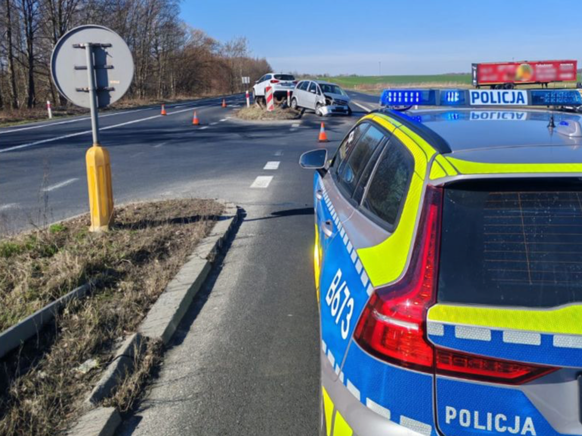 Zgorzelec: nieustąpienie pierwszeństwa doprowadziło do zderzenia pojazdów.