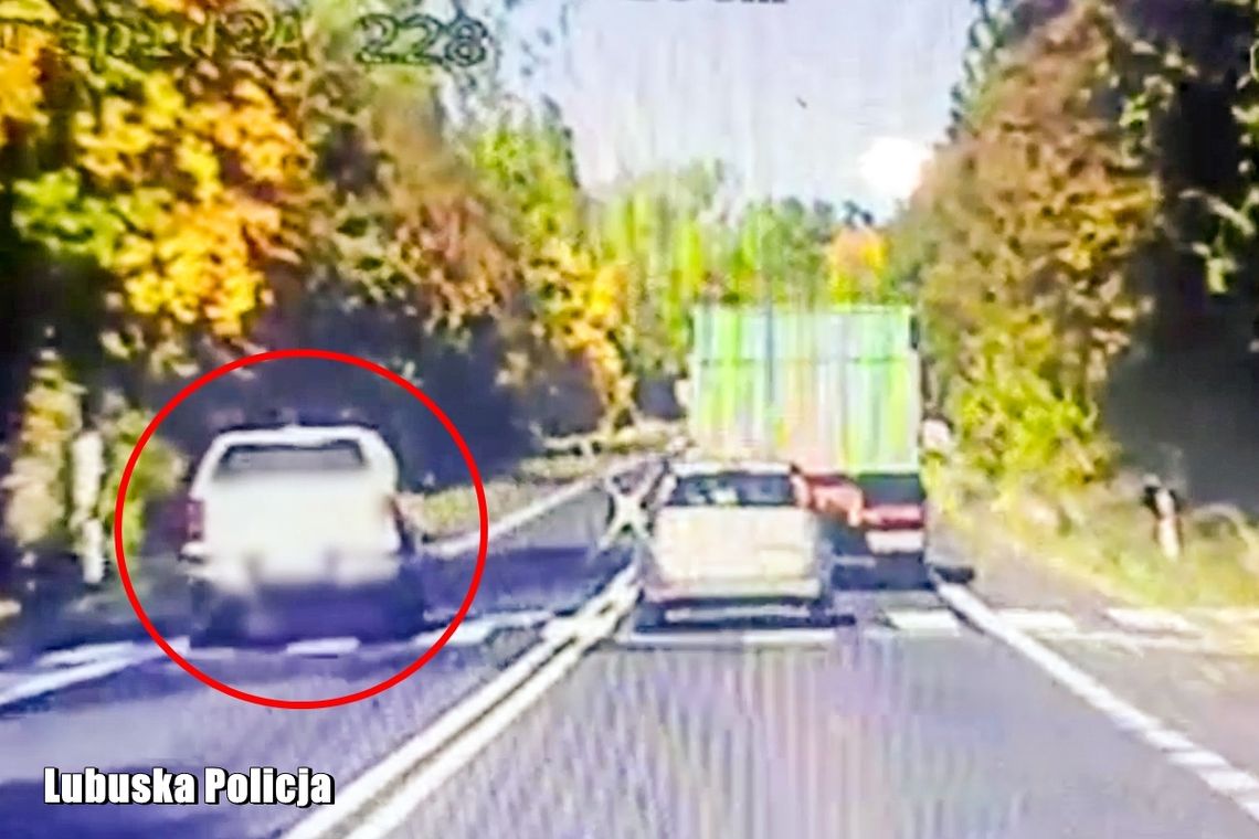 Zielona Góra: 50-latek wyprzedzał na przejściu dla pieszych [WIDEO]