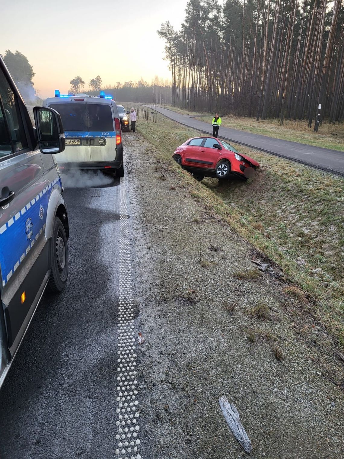 Zielona Góra: kobieta wpadła do przydrożnego rowu