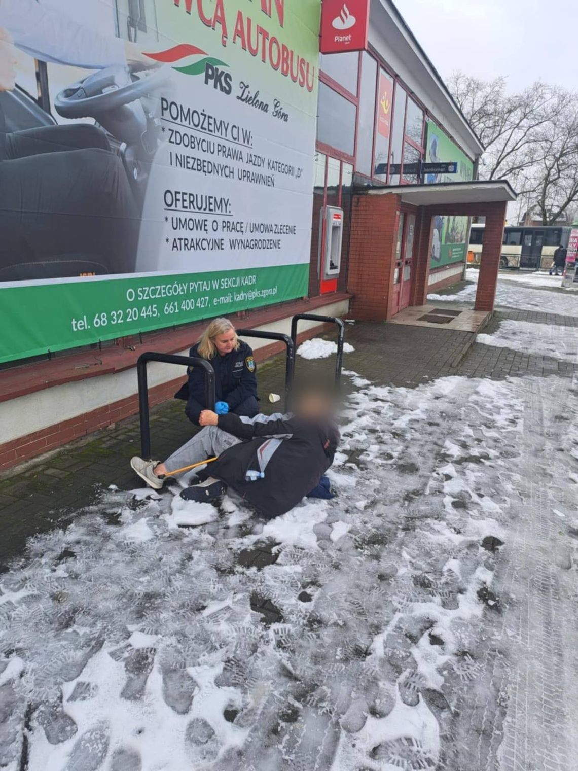 Zielona Góra: osłabiony mężczyzna w rejonie dworca PKS Zielona Góra: osłabiony mężczyzna w rejonie dworca PKS