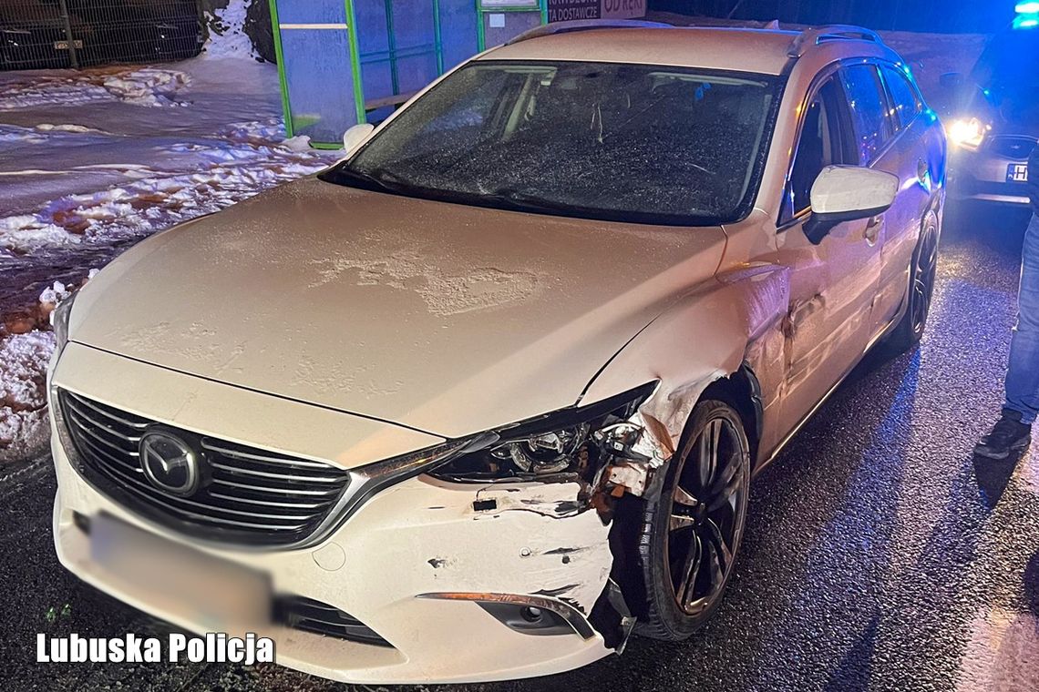 Zielona Góra: uderzył w barierki i kontynuował jazdę